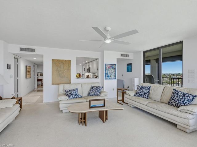 11030 Gulf Shore DR 503, Naples, FL 34108