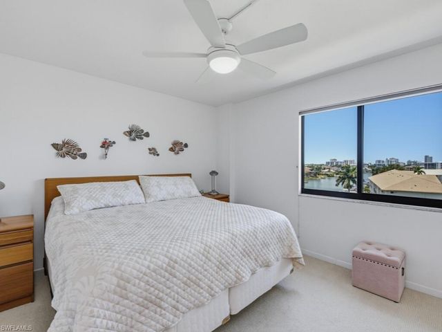 11030 Gulf Shore DR 503, Naples, FL 34108