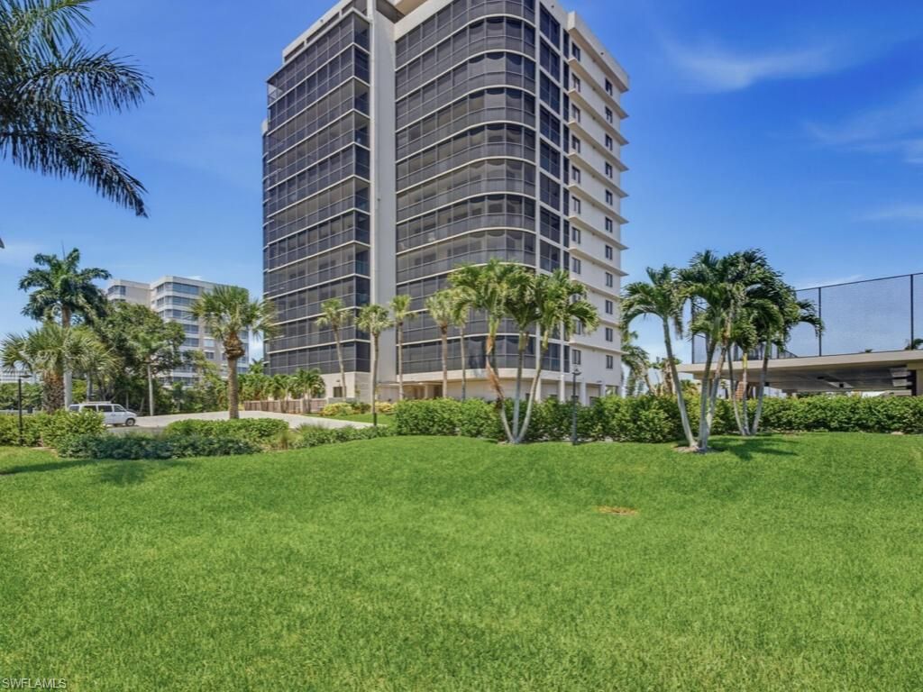 11030 Gulf Shore DR 503, Naples, FL 34108