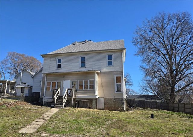 715 Magnolia Avenue, Excelsior Springs, MO 64024