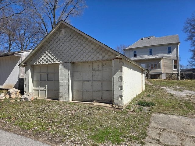 715 Magnolia Avenue, Excelsior Springs, MO 64024