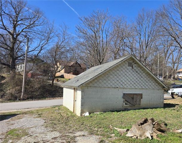 715 Magnolia Avenue, Excelsior Springs, MO 64024