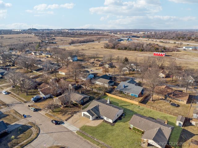 2700 E El Paso Street, Broken Arrow, OK 74014