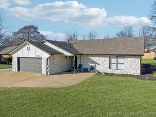 2700 E El Paso Street, Broken Arrow, OK 74014