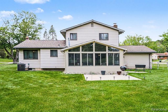 1148 Carter Drive, Flint, MI 48532