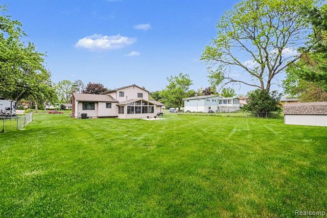 1148 Carter Drive, Flint, MI 48532
