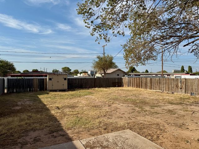 3102 Roosevelt Ave, Midland, TX 79701