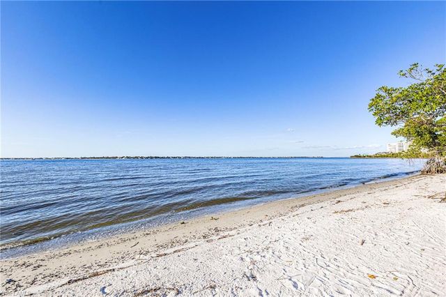 11640 Court Of Palms 303, Fort Myers, FL 33908