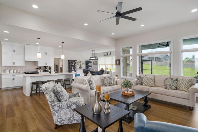 6102 S Holland Avenue, Springfield, MO 65810