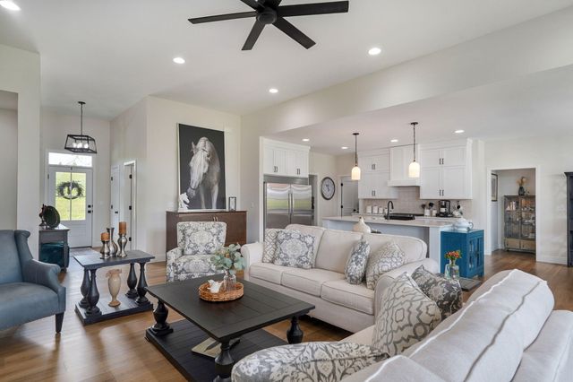 6102 S Holland Avenue, Springfield, MO 65810