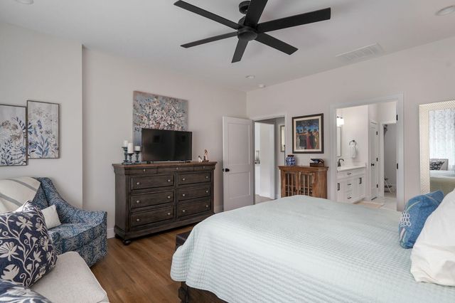 6102 S Holland Avenue, Springfield, MO 65810