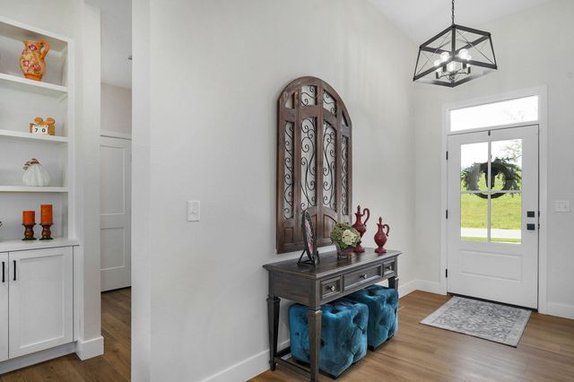 6102 S Holland Avenue, Springfield, MO 65810