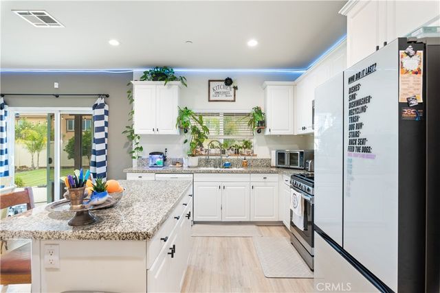 28833 Barn Swallow Way, Murrieta, CA 92563