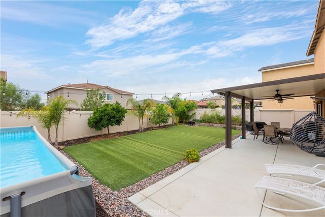 28833 Barn Swallow Way, Murrieta, CA 92563