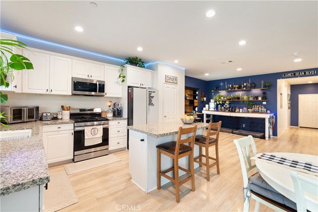 28833 Barn Swallow Way, Murrieta, CA 92563