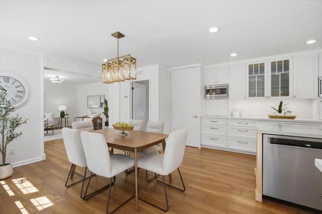 13698 Manteca Way, Saratoga, CA 95070