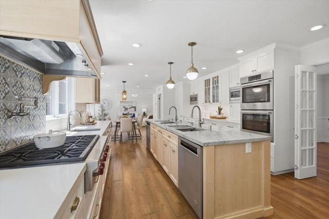 13698 Manteca Way, Saratoga, CA 95070