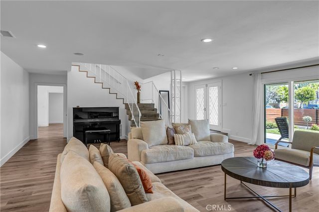 25181 Barents, Laguna Hills, CA 92653