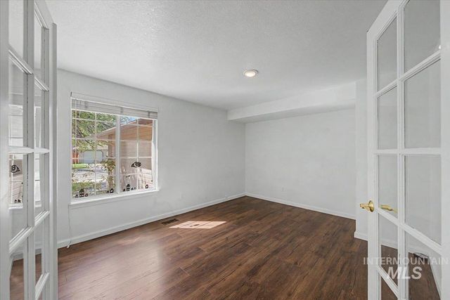 10016 W Alliance Dr, Boise, ID 83704