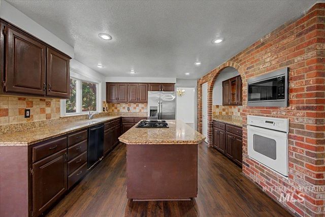 10016 W Alliance Dr, Boise, ID 83704