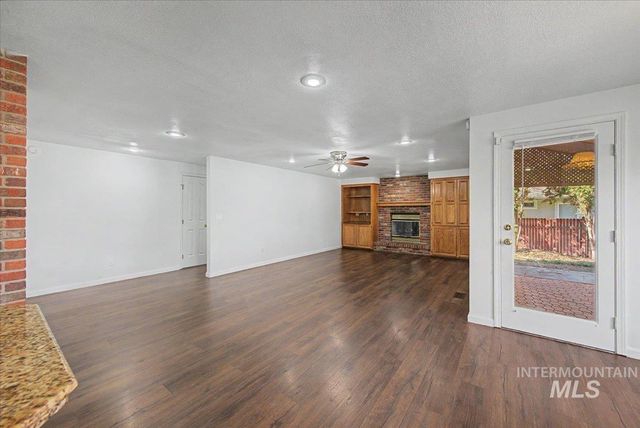10016 W Alliance Dr, Boise, ID 83704