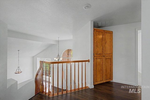 10016 W Alliance Dr, Boise, ID 83704