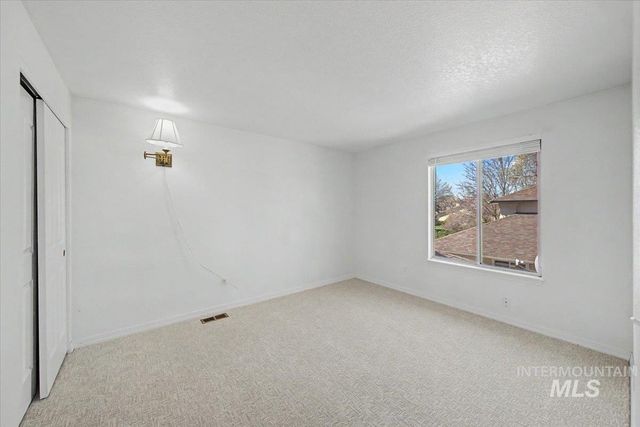 10016 W Alliance Dr, Boise, ID 83704