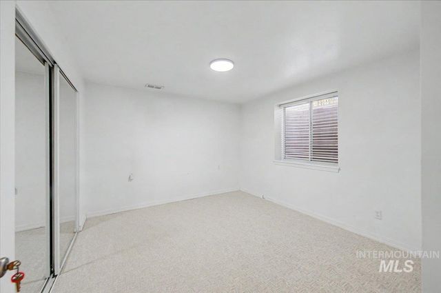 10016 W Alliance Dr, Boise, ID 83704