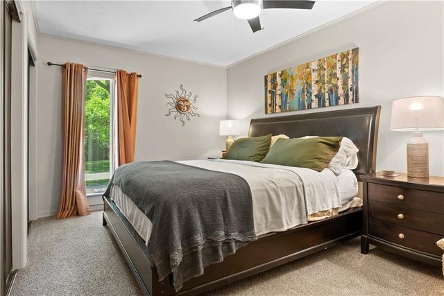 16001 RUSSELL Road, Stilwell, KS 66085