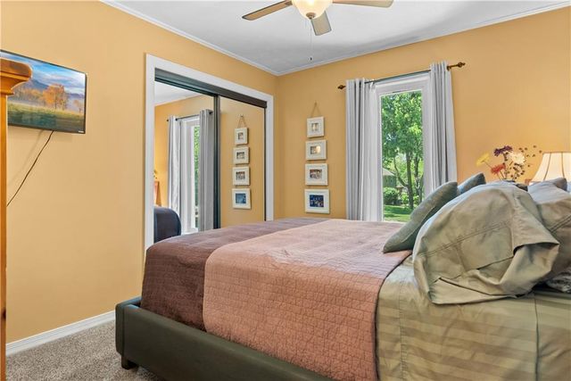 16001 RUSSELL Road, Stilwell, KS 66085