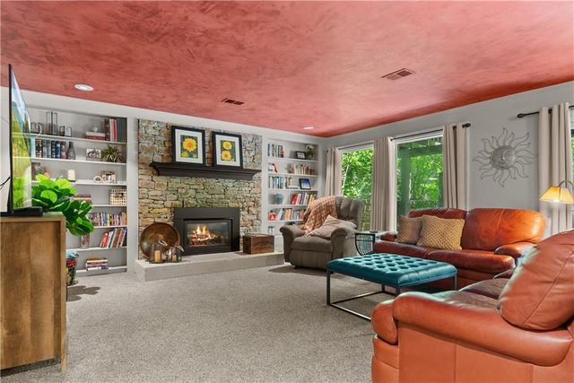 16001 RUSSELL Road, Stilwell, KS 66085