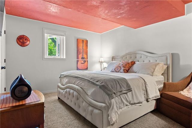 16001 RUSSELL Road, Stilwell, KS 66085
