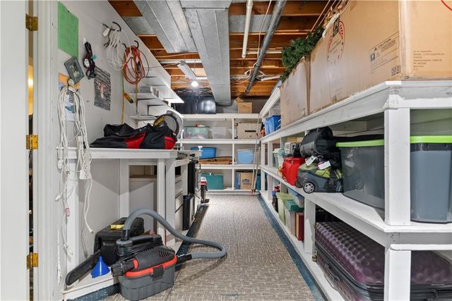 16001 RUSSELL Road, Stilwell, KS 66085