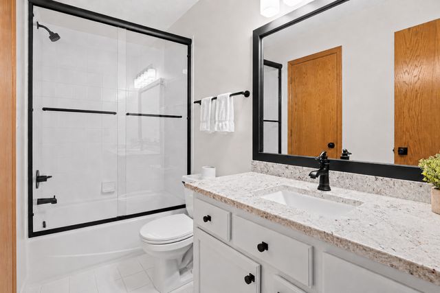 18258 Cascade Drive, Eden Prairie, MN 55347