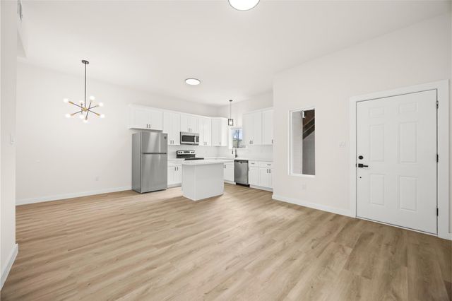 9709 Pelsey Street B, Houston, TX 77029