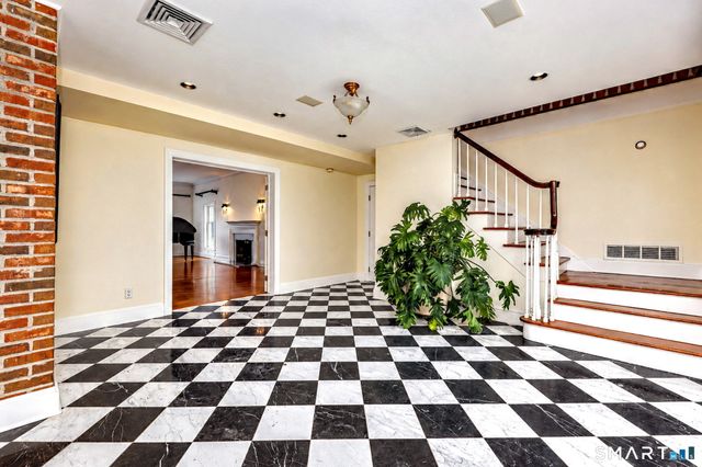 152 West River Street, Milford, CT 06460