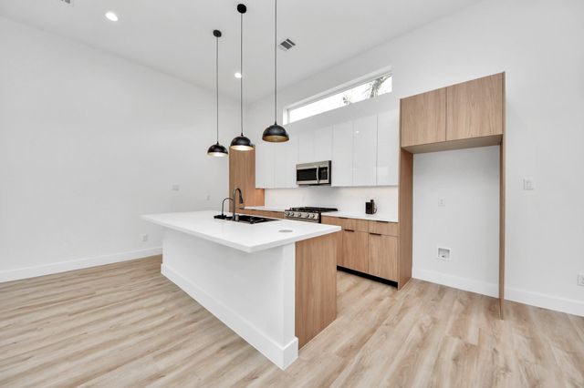 3407 Hutchins Street, Houston, TX 77004