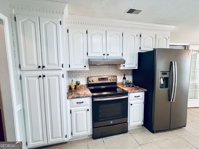 166 Holly Pointe, Warner Robins, GA 31088