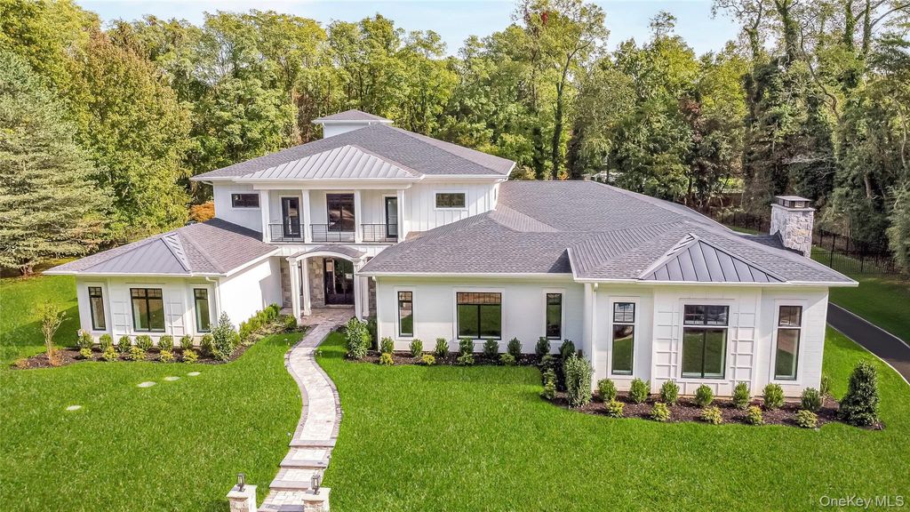 523 Long Beach Road, Nissequogue, NY 11780