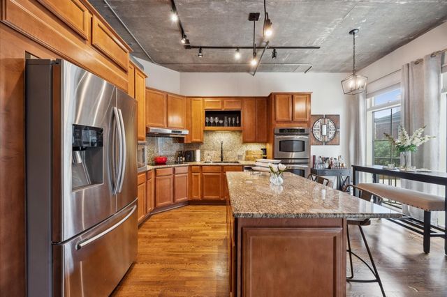 1616 Fountain View Drive 209, Houston, TX 77057