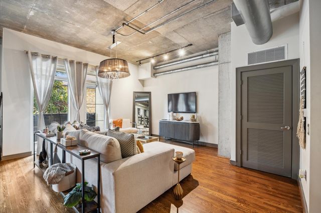 1616 Fountain View Drive 209, Houston, TX 77057