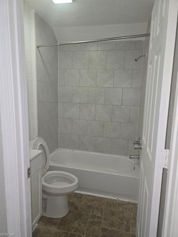 23 Farragut ST, Portsmouth, VA 23702