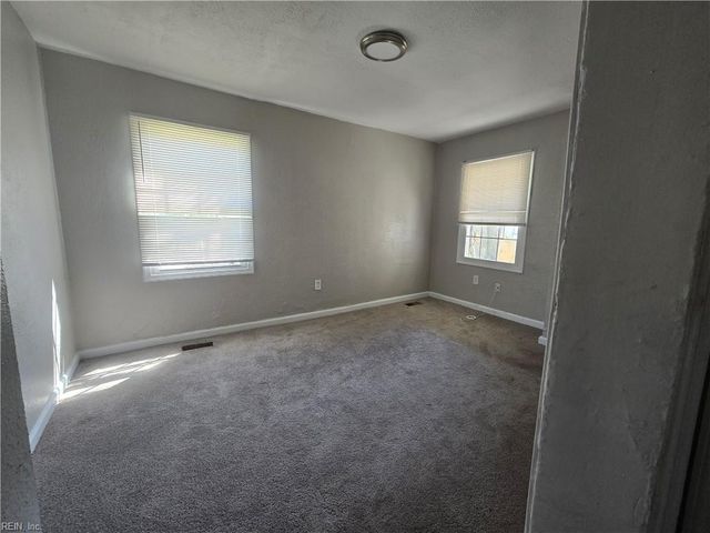 23 Farragut ST, Portsmouth, VA 23702