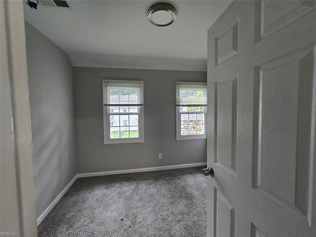 23 Farragut ST, Portsmouth, VA 23702