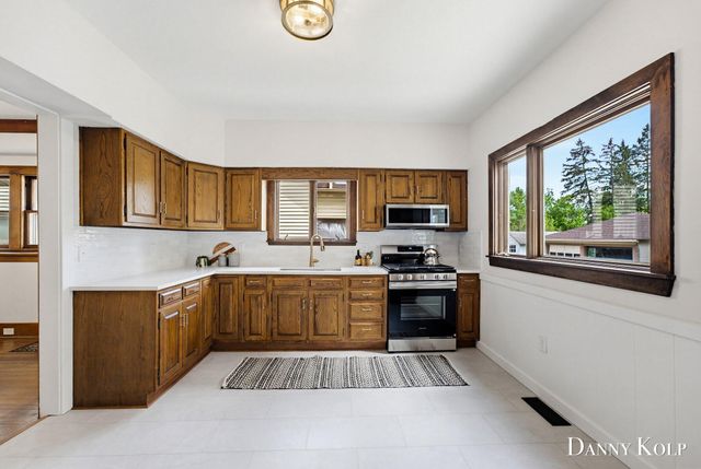 1058 4th Street Nw, City Of Grand Rapids, MI 49504