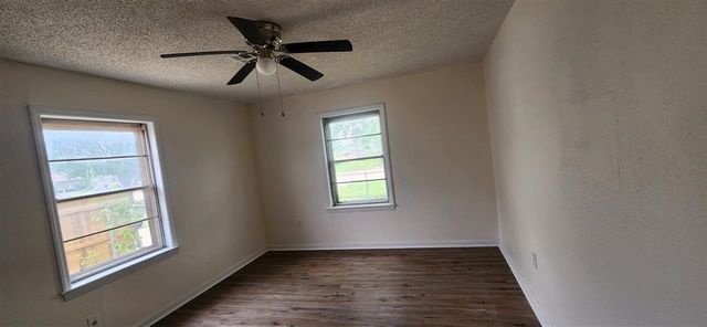 203 NW Morford Dr, Lawton, OK 73507