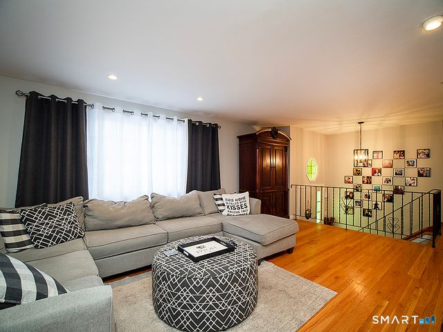 18 Anns Farm Road, Hamden, CT 06518