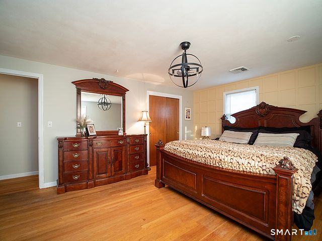 18 Anns Farm Road, Hamden, CT 06518