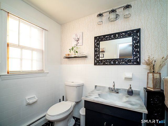 18 Anns Farm Road, Hamden, CT 06518