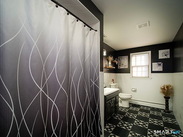 18 Anns Farm Road, Hamden, CT 06518